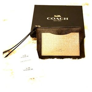 NWOT COACH Wristlet